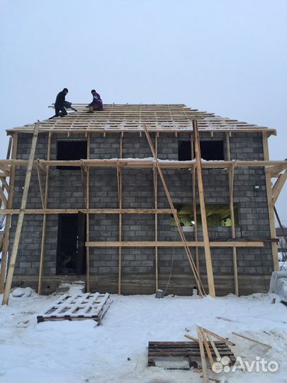 Бригада строителей