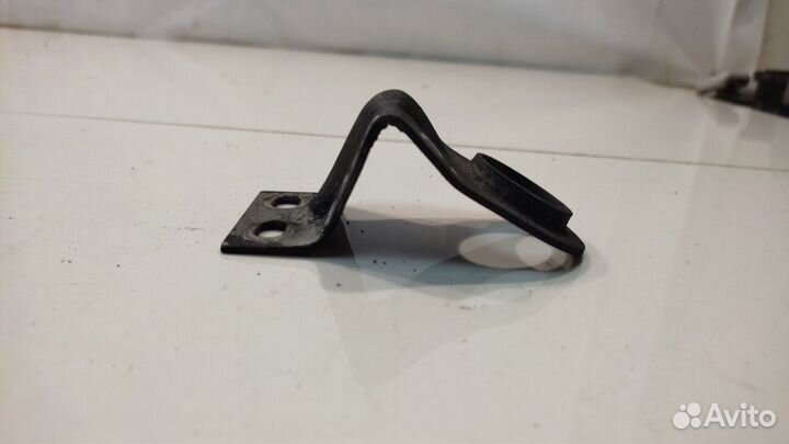 Кронштейн основного радиатора (верхний, левый)