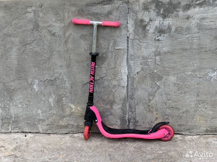 Самокат двухколесный для девочки Ruch Action