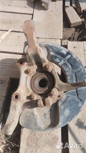 Volvo 850 кулак передний левый правый со ступицей