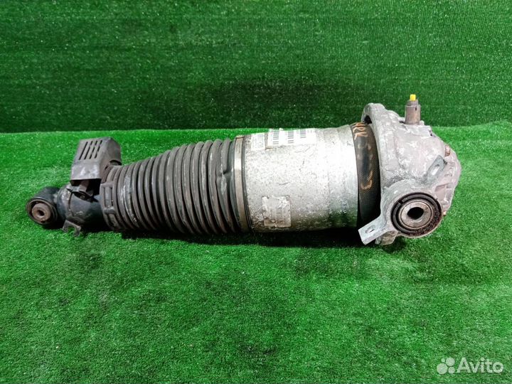 Стойка подвески задняя правая Audi Q7 4LB BHK