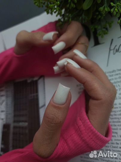 Маникюр и наращивание ногтей