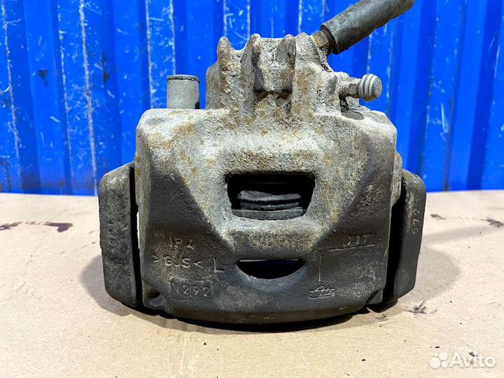 Суппорт передний левый Citroen C4 2 1.6 EP6 2011