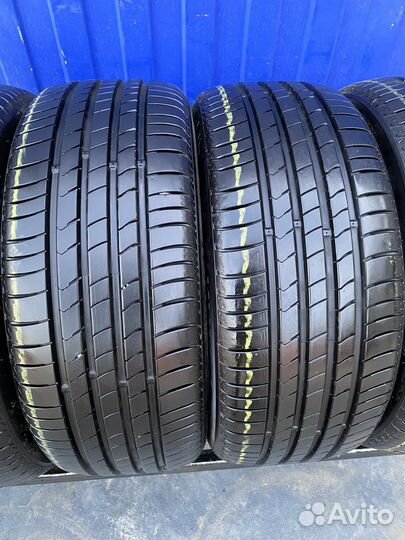 Kumho Ecsta HS51 215/45 R16