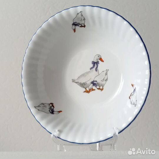 Фарфоровые столовые тарелки Рококо «Гуси»