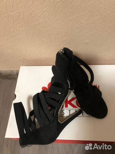 Женские и детские туфли, босоножки, балетки (35 р)