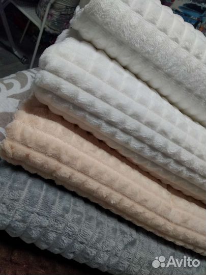 Плед новый квадратики