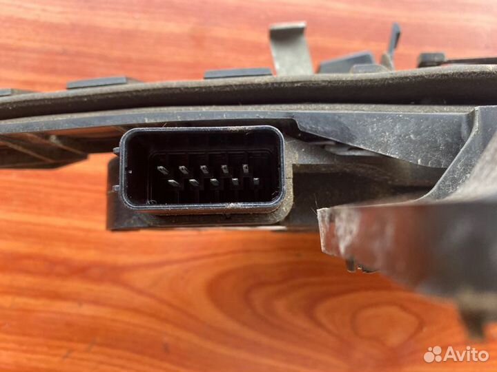 Замок двери задний правый Ford Focus 2 седан qqdb