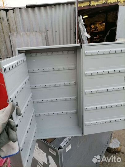 Ключница с брелками