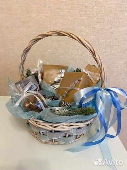 Подарочная корзина. Подарок в корзине