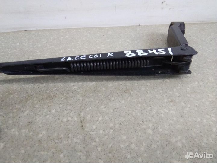 Поводок стеклоочистителя передний правый Chevrolet