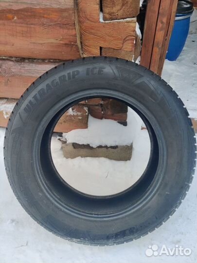 Goodyear UltraGrip Ice 215/65 R17 99