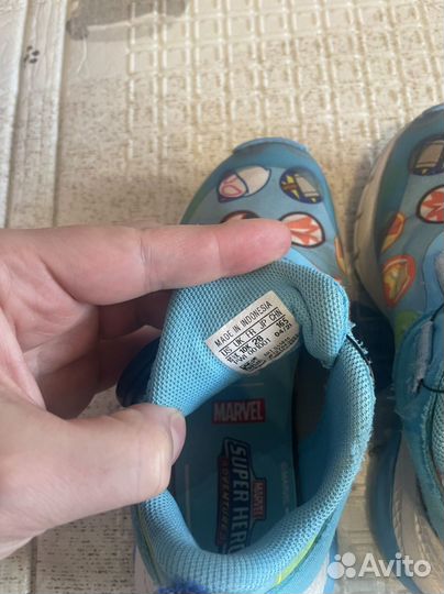 Кроссовки Adidas marvel 28