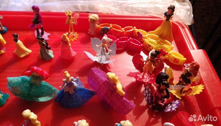 Киндеры девочекам:принцессы,барби,русалки,браслеты