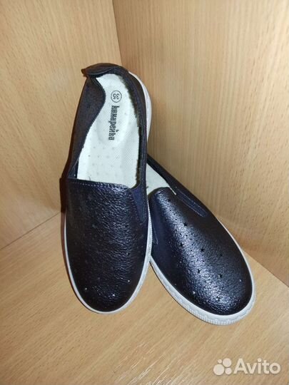 Мокасины блестящие для девочки 32 р-р