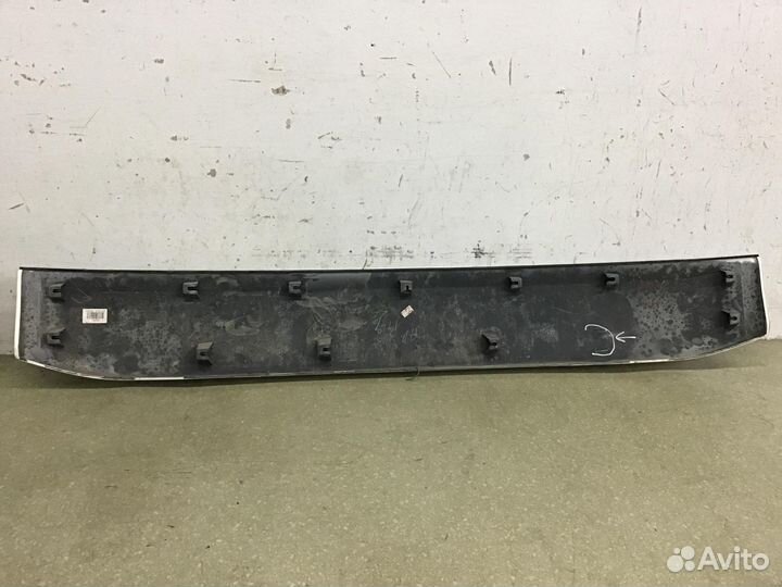 Накладка двери багажника Mitsubishi Pajero Montero