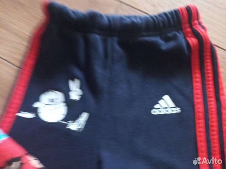 Спортивный костюм adidas на 2-3 года