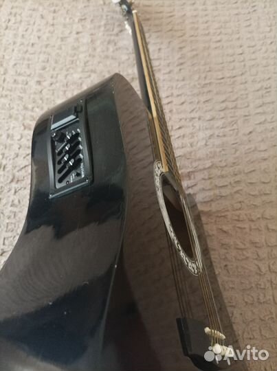 Акустическая гитара