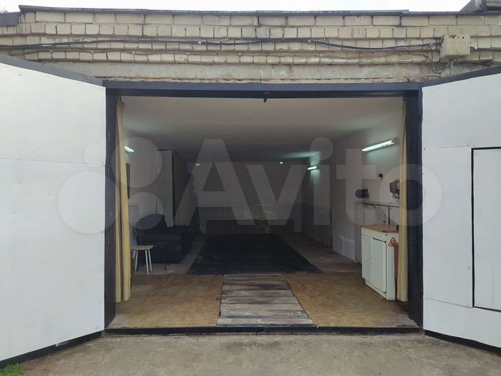 Гараж, > 30 м²