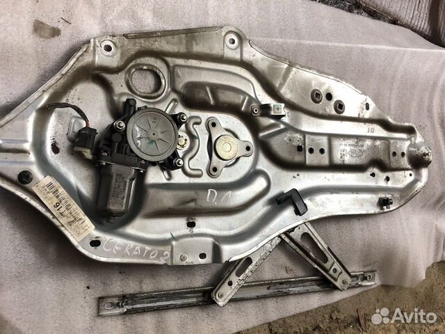 Стеклоподьемник передний левый Kia Cerato2