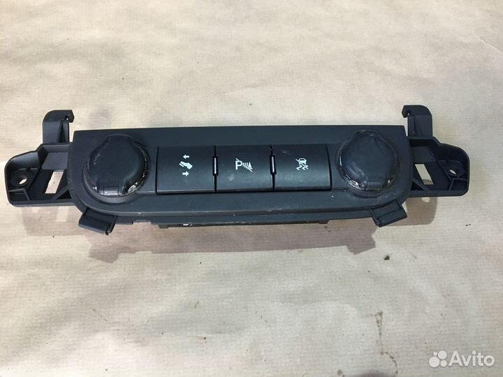 Блок кнопок Chevrolet Tahoe 06-14