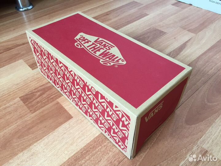 Коробка от Vans