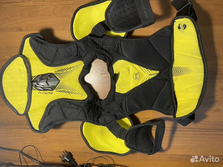 Нагрудник хоккейный