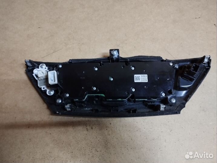 Блок управления климатом Nissan Pathfinder R52