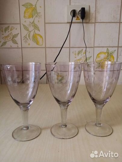 Фужеры и рюмки цветного стекла