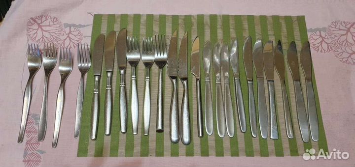 Столовые приборы, ложки, вилки, ножи