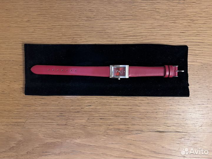 Часы кварцевые женские