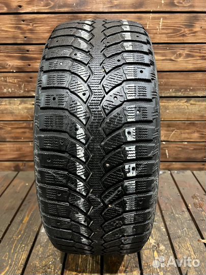 Bridgestone Blizzak Spike-01 215/55 R16
