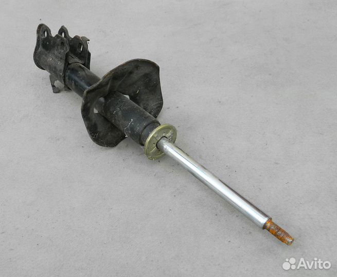 Амортизатор передний Nissan sunny II