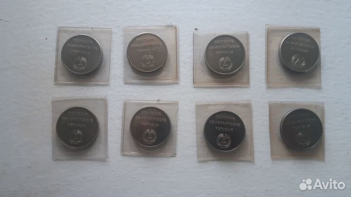 Знаки и монеты Германской демократической республи