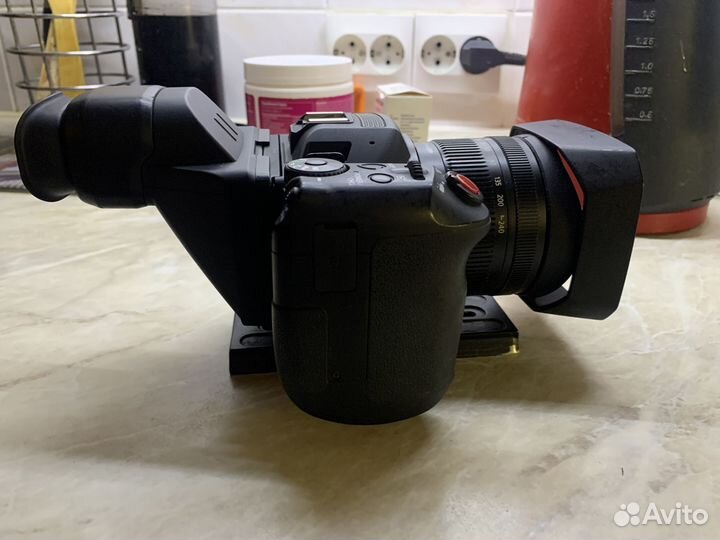 Canon XC10 4К + допы (карта 300мб/с и тд)