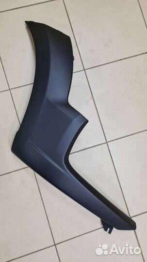 Накладка переднего бампера правая Ларгус FL cross