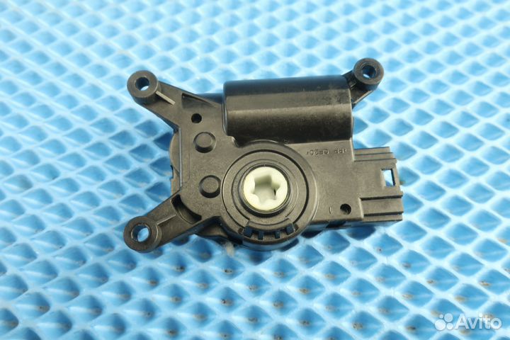 Моторчик заслонки печки VAG 5Q0907511K