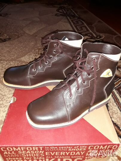 Детские ботинки