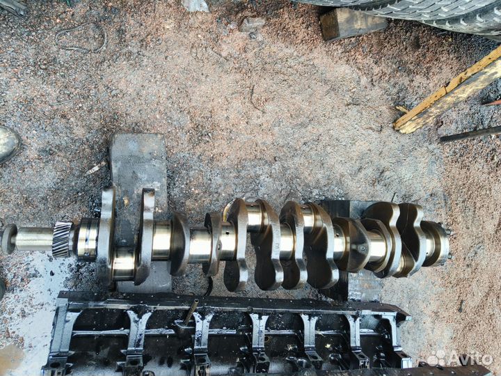 Коленвал Volvo F12 TD 122F