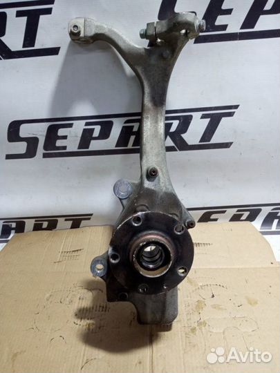 Поворотный кулак передний правый Audi A6 С6