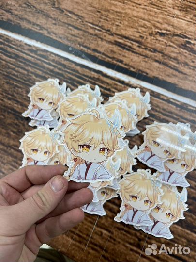 Печать на оргстекле с контурной резкой