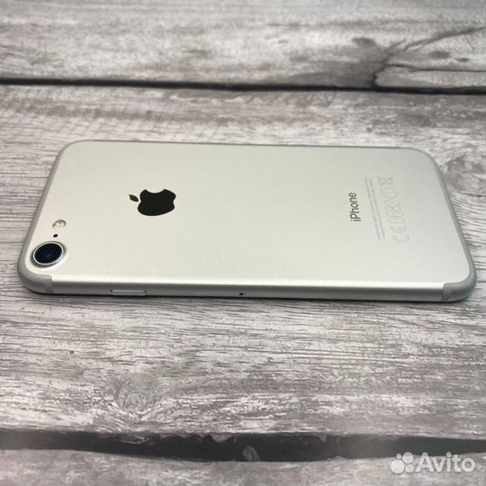 iPhone 7, 128 ГБ