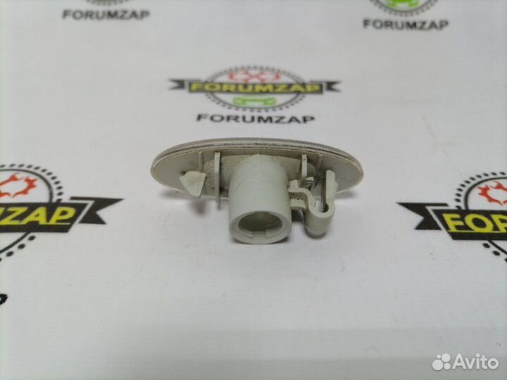 Повторитель поворота в крыло передний Nissan