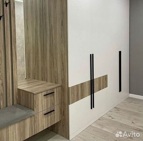 Шкаф двухстворчатый