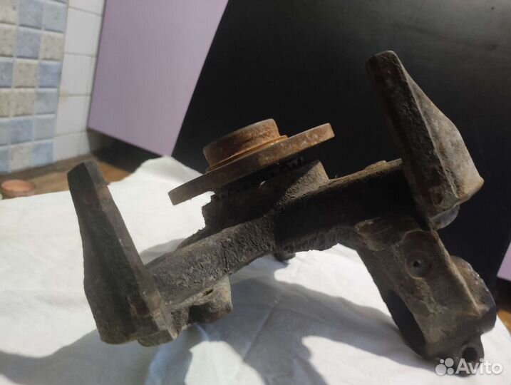 Поворотный кулак skoda fabia