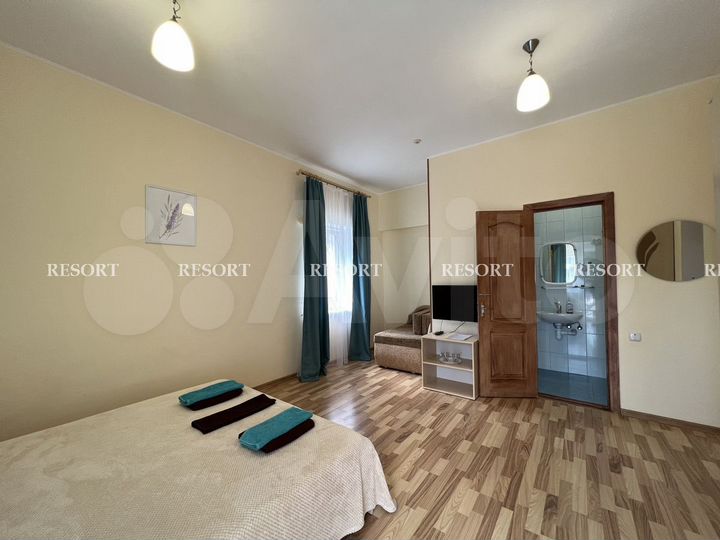 Дом 450 м² на участке 8 сот.