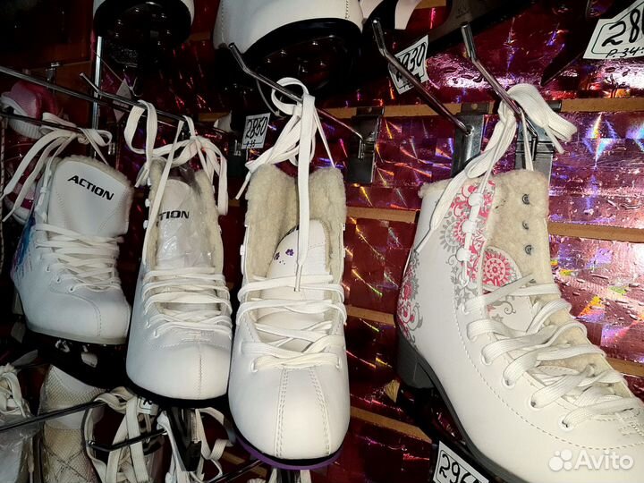 Коньки фигурные с мехом новые