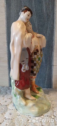 Фарфоровая статуэтка.Майская ночь.Славянский завод