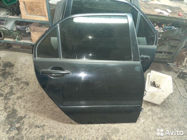 Дверь задняя митсубиси лансер 9