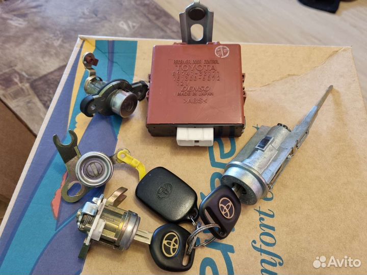 Комплект личинок замков на Toyota camry gracia